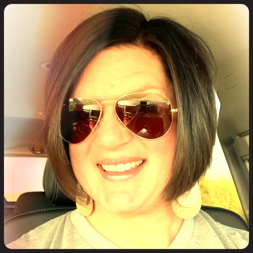 Meet your Posher, Lyndi